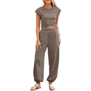 Ensemble de détente deux pièces pour femme : crop top et pantalon de jogging en maille douce, vêtements de nuit décontractés avec poches - Product Image 1