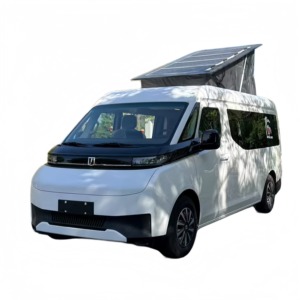 Fourgon <span class=keywords><strong>aménagé</strong></span> Farizon Super <span class=keywords><strong>Van</strong></span> 100% électrique avec toit relevable, idéal <span class=keywords><strong>pour</strong></span> les voyages d'affaires et le camping familial - Product Image 1
