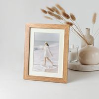 Cadre photo en bois de chêne clair 5x7 avec passe-partout blanc biseauté pour la maison, le bureau et la présentation murale