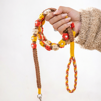 Laisse pour animaux de compagnie tressée à la main avec motif floral, laisse de promenade personnalisable pour chien et chat, accessoires pour animaux de compagnie doux et durables de style macramé