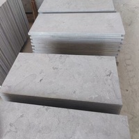 Dalles et carreaux de pierre calcaire grise moderne, découpés à la machine et polis, pour revêtements de sol et murs, pour la décoration intérieure/extérieure des hôtels