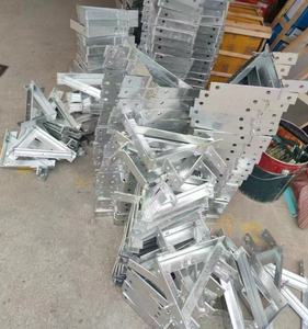 Support d'angle en acier galvanisé à chaud Support d'angle robuste pour la construction et le rayonnage OEM disponible - Product Image 4