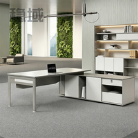 Bureau de direction moderne en bois modulaire, écologique, durable, avec un design luxueux
