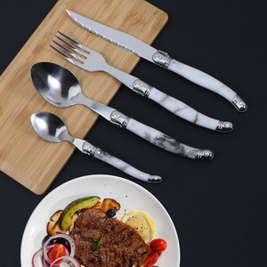 Ensemble de couverts de luxe <span class=keywords><strong>Laguiole</strong></span> en acier inoxydable avec poignée à motif marbré, couteau à steak, fourchette, cuillère à soupe, cuillère à café - Utilisation à domicile ou au restaurant - Product Image 1