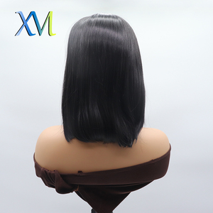 Perruque courte bob de 12 pouces <span class=keywords><strong>avec</strong></span> dentelle frontale, en fibre haute température, sans colle, base en dentelle transparente, raie au milieu, aspect naturel, franges droites - Product Image 2