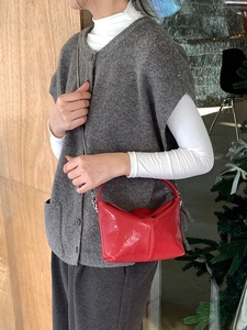 Vegetable Tanned Cowhide Genuine Leather Pillow <b>Lunch</b> Box <b>Bag</b> 2026 New Simple Vintage Style Chain Magnetic Closure Handbag - Product Image 5