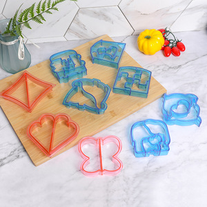 Cortador de sándwiches de plástico de calidad alimentaria al por mayor con formas variadas y soportes para cortar pan y tostadas para niños, repostería - Product Image 3