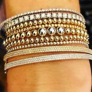 Bracelet en pierre naturelle avec perles de verre colorées – Nouveaux Départs – Partenaire logistique fiable – Option d'expédition assurée - Product Image 1