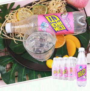 Botella de <span class=keywords><strong>Coca</strong></span> <span class=keywords><strong>Cola</strong></span> <span class=keywords><strong>Bebida</strong></span> llamativa 500ml Piña Manzana Sabor a melocotón Refrescos carbonatados Bebidas exóticas chinas - Product Image 6