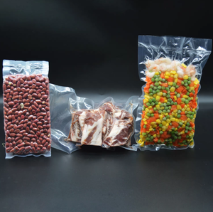 Sacs sous vide de marque, en plastique transparent de qualité alimentaire, gaufrés, résistants au congélateur, 15x20, scellés sur trois côtés - Product Image 1
