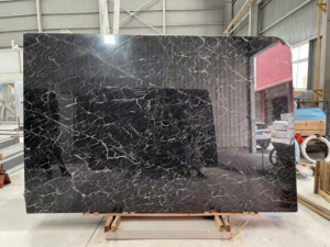 Marbre <span class=keywords><strong>noir</strong></span> Puradas naturel |   Ébène profond avec des veines blanches spectaculaires pour des intérieurs luxueux et audacieux - Product Image 1