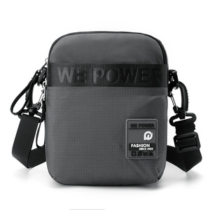 Sac bandoulière homme en nylon léger et décontracté à prix abordable – Vente en gros de sacs messager pour hommes - Product Image 3