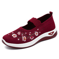 Nouvelles chaussures d'été brodées à enfiler pour femmes, chaussures décontractées respirantes, chaussures paresseuses en gros du fabricant