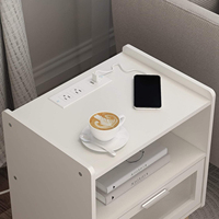 Table de chevet avec station de charge, table de nuit en verre décorative avec porte, espace de rangement à 2 niveaux, table basse en bois pour chambre et salon
