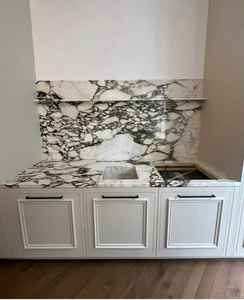 Mármol Italiano Calacatta Gold con Vetas Doradas, Revestimiento de Paredes y Encimeras Modernos para Villas, Producto de Alta Calidad, 1 Año de Garantía - Product Image 2