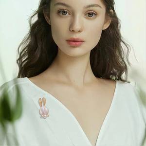 Broche de Perla Blanca Australiana, Nueva Perla Natural de Agua de Mar, Conejito de 7-8 mm, Redonda, Ligeramente Imperfecta, Flor para el Pecho - Product Image 4