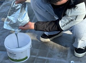 Revestimiento impermeable de dos componentes para techo poliaspártico estable a los rayos UV duradero durante más de diez años - Product Image 2