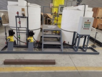 Système de dosage chimique semi-automatique, baril en PE avec pompe doseuse, résistant à la corrosion, pour les stations d'épuration des eaux usées