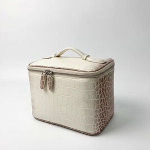Sac de toilette de luxe en PU à motif crocodile de 9,5 pouces, imperméable, sac de voyage pour cosmétiques, trousse de maquillage de haute qualité avec poignée - Product Image 1