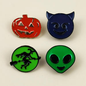 Broche <span class=keywords><strong>de</strong></span> aleación esmaltada con diseño <span class=keywords><strong>de</strong></span> cabeza <span class=keywords><strong>de</strong></span> demonio alienígena <span class=keywords><strong>de</strong></span> Halloween, estilo caricatura, calabaza, <span class=keywords><strong>bruja</strong></span>, insignia <span class=keywords><strong>de</strong></span> terror, accesorio <span class=keywords><strong>de</strong></span> personalidad - Product Image 1