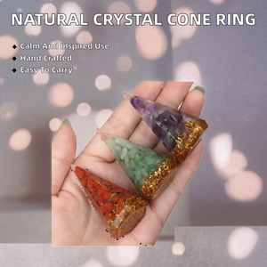 Pyramide en cristal faite à la main, cône de pierres précieuses avec copeaux dorés, décoration de guérison Reiki - Product Image 2