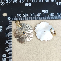 Breloques en forme de fleur à cinq pétales sculptées à la main en nacre noire naturelle, élégantes, pour bijoux DIY et anniversaires