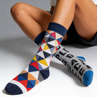 Chaussettes personnalisées amusantes imprimées en coton, chaussettes de sport avec logo OEM, vente en gros, chaussettes fantaisie décontractées pour hommes et femmes, chaussettes au design personnalisé
