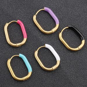 Pendientes Huggie de Aleación de Zinc Geométricos Chapados en Oro de 18k Cinco Colores Joyería de Moda Unisex - Product Image 1