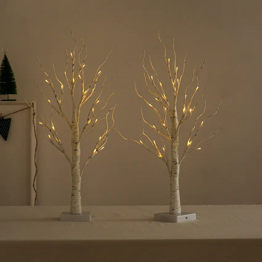 Árbol de abedul blanco cálido artificial de 2 pies con lámpara de árbol de espíritu de luz LED para decoración navideña del hogar alimentado por batería interior de mesa IP