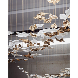 2024 nuovi prodotti Design semplice lampadario bianco e oro foglia d'acero luce pendente per soggiorno - Product Image 1