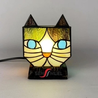 Lampe de table/bureau LED en verre teinté artisanal de style rétro européen, personnalisée et colorée, avec motif animal en vitrail découpé