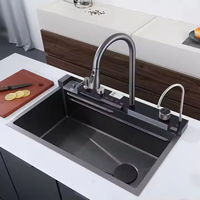 Penjualan terlaris Modern buatan tangan tampilan Digital layar air terjun Multifungsi 304 Stainless Steel wastafel dapur