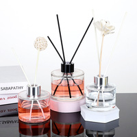 Offre Spéciale 50 ml 100 ml 150 ml 200ml Bouteille de diffusion de parfum en verre de diffuseur de roseau d'arôme rond clair de luxe
