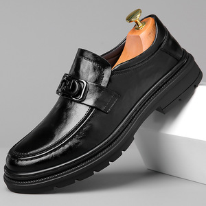 Mocassins en cuir décontractés pour hommes, semelle souple, noirs, style jeune, faciles à enfiler - Product Image 1