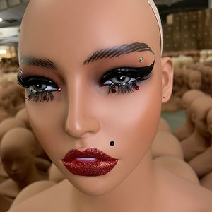 Tête de mannequin féminin réaliste pour l'affichage de perruques, support en PVC, taille plus, coque souple avec épaules, perçable - Product Image 5