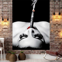 Peinture en porcelaine de cristal Art déco moderne, fille sexy fumant un cigare, lèvres rouges, art mural, décoration intérieure, cadre noir/doré
