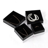 Vente en gros Stock Boîte à bijoux vide écologique blanc rigide haut de gamme avec logo personnalisé Boucle d'oreille en carton Mini collier de luxe en papier