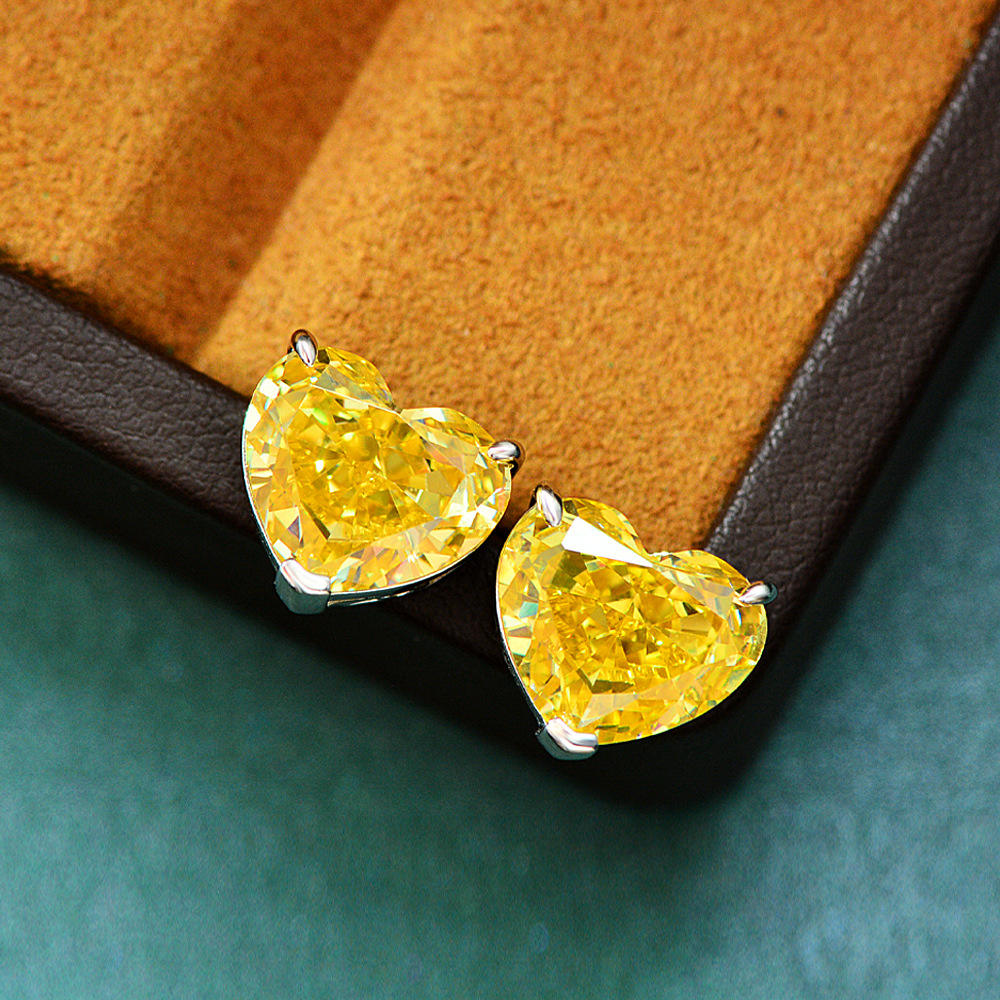 สีเหลือง