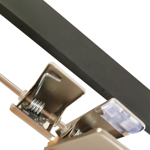 Vente en gros de tapisseries support de cintre inférieur support de cintre en bois massif robuste avec clips cintres personnalisés - Product Image 3