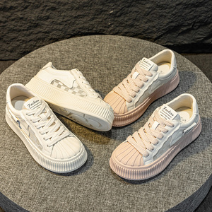 Baskets blanches à bout coquille pour femme, collection Printemps-Été 2026, en cuir véritable respirant, chaussures décontractées rehaussantes à lacets - Product Image 4