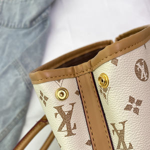 Sacs à main décontractés populaires pour femmes - Sacs fourre-tout durables et portables en cuir PU, style de créateur luxueux - Product Image 4