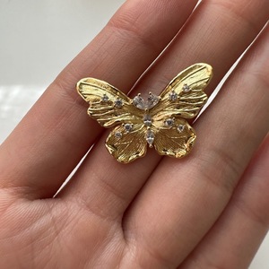 Pendentif papillon élégant rétro français en argent pur S925 avec zircon étincelant, luxe léger, mode simple pour le printemps et l'été - Product Image 3