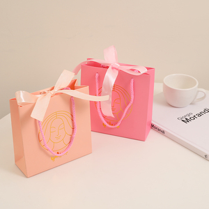 Bolsa de Compras de Papel de Arte con Impresión Colorida y Logotipo Personalizado, Bolsa de Regalo Plegable para Ropa, Joyería y Embalaje - Product Image 2