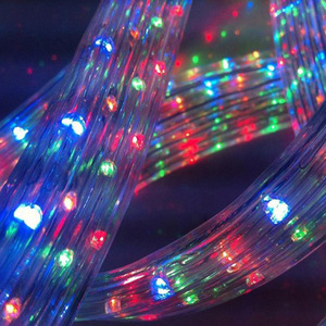 ไฟ LED RGB แบบยืดหยุ่น 30LED/เมตร พร้อมรีโมทคอนโทรล ปรับความสว่างได้ มาตรฐานกันน้ำ IP65 สำหรับใช้ภายในอาคาร แผงวงจร PCB สีขาว กว้าง 4 มม. ค่า CRI สูง 80 - Product Image 4