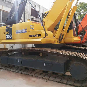 Excavatrice sur chenilles Komatsu PC300-8 d'occasion, puissance 197 kW, composants essentiels et moteur d'origine - Product Image 3