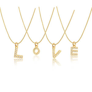 PVD 18K chapado en oro de acero inoxidable personalizado alfabeto inicial Cubic Zirconia collar joyerí<span class=keywords><strong>a</strong></span> regalos para <span class=keywords><strong>novia</strong></span> mujeres - Product Image 2