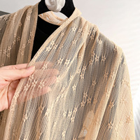 Hijabs Respirants pour Femmes Musulmanes Nouvelle Collection Produit Tendance 2026 Jacquard Creux pour Printemps-Été Foulard Hijab Fabriqué en Chine