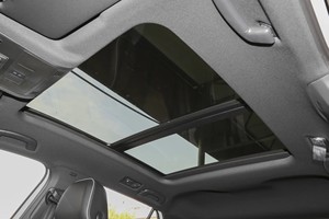 2025 <span class=keywords><strong>T</strong></span>-<span class=keywords><strong>Roc</strong></span>, Black Star Edition, 1.5T,DSG, sconti elevati, configurazione Premium - Product Image 5
