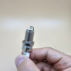 Vela de Ignição Automotiva K16R-U para Veículos A6 Legacy Material de Liga de Níquel OEM 3119 - Product Image 1