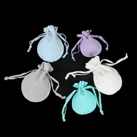 Kantong Perhiasan Beludru Warna Macaron Ramah Lingkungan Laris Manis, Tas Serut Logo Kustom untuk Kemasan Perhiasan Mewah